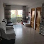 Spacious Room With Private Key And Wifi