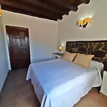 Romantic Apartment In Granada With Shared Pool