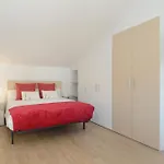 Apartamentos J De La Alhambra