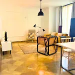 Home4U Gran Via Luxury Granada