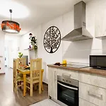 Apartamentos Triunfo, By Daimar