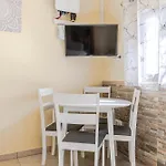 La casita de la plaza