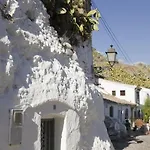 Cueva De La Muralla Sacromonte