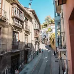 Tuguest Plaza Nueva Apartment