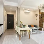 Bright & Elegant City Centre 3 Bedroom Apart