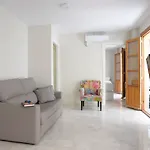 Apartamentos Paloma 3000