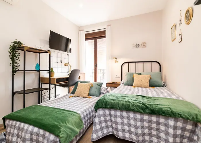 Emblematic Apartment In The Realejo