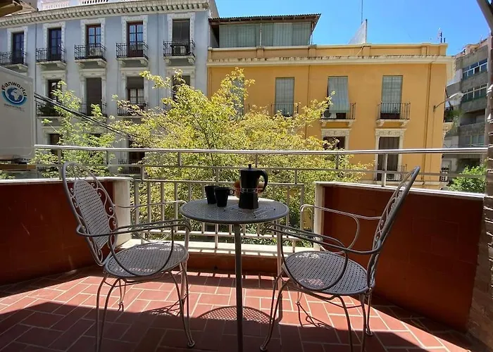 Piso En El Centro De Granada. Parking Opcional