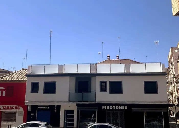 Soleada, Amplia Y Renovada Vivienda
