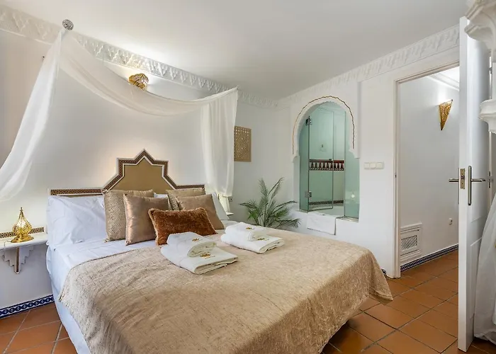 Adanar-Apartamentos Muralla Ziri