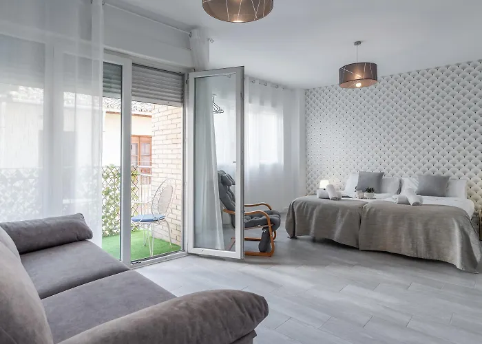 Tuguest Santa Paula III Apartment