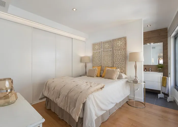 Chezmoihomes Plaza Nueva Premium