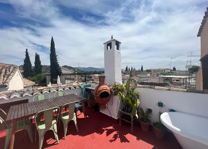 Cosy House, Sunny Terrace, Amazing Views & Outdoor Bathtub!