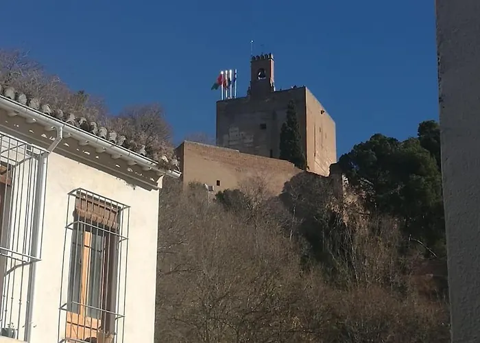 Cerca De La Alhambra, La Casa Del Cuento, Segundo