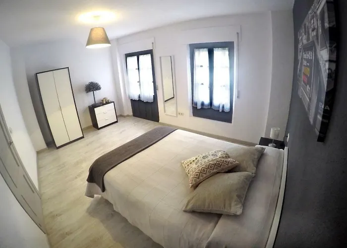 Apartamento Cristo De La Yedra Con Parking