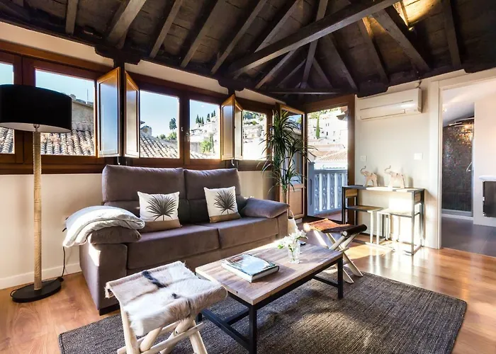 Fantástico ático con terraza y vistas en el centro
