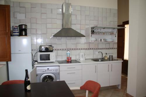 Abadia Bed & Breakfast 2*