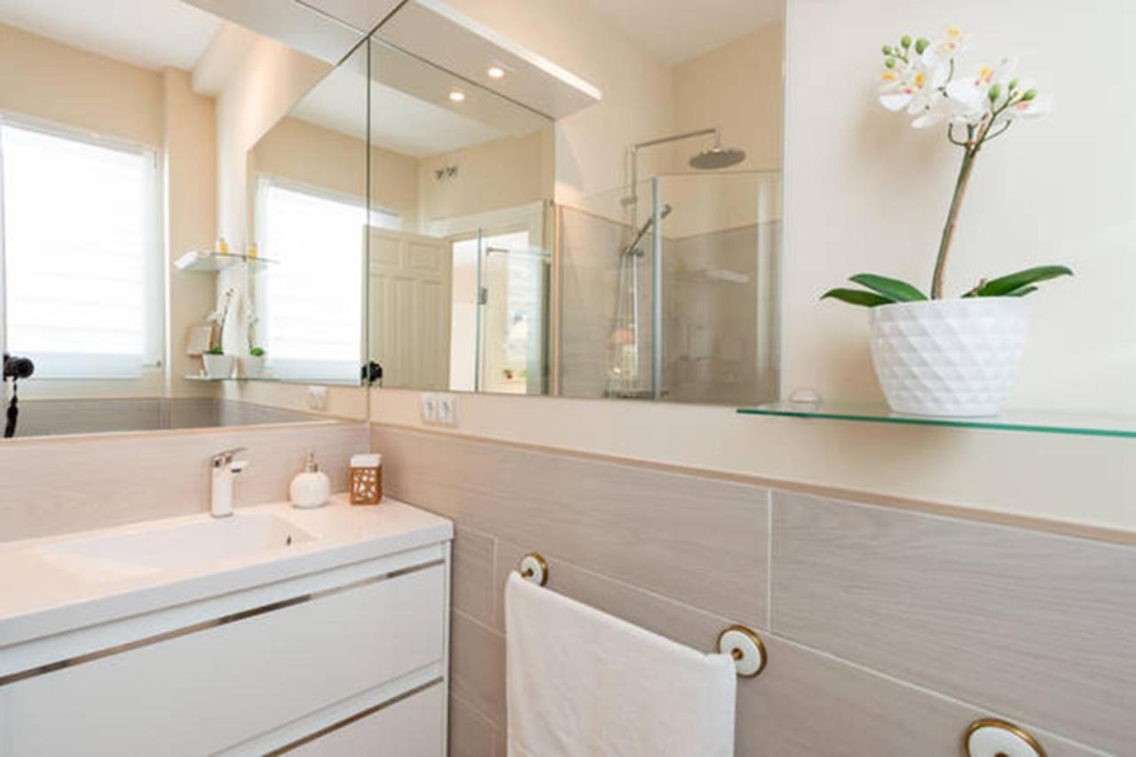 Apartasuite Deluxe Centro Histórico ático Tranquilo Con Terrazas A Pie De Calle Apartamento