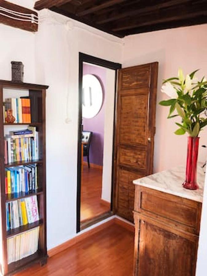 Comfortable In With Air Conditioning Granada