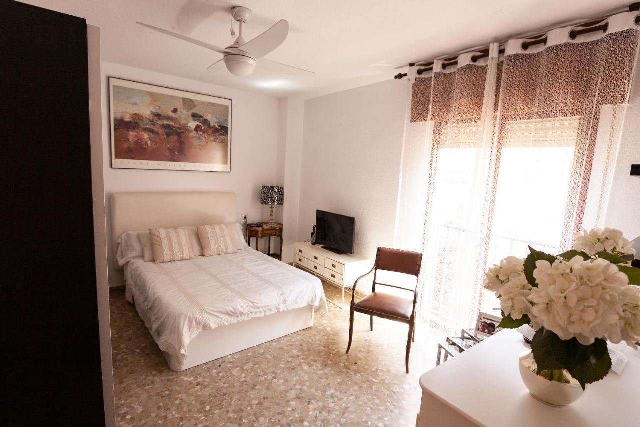 Lola.- De Matrimonio, Con Baño Privado Habitación en casa particular *
