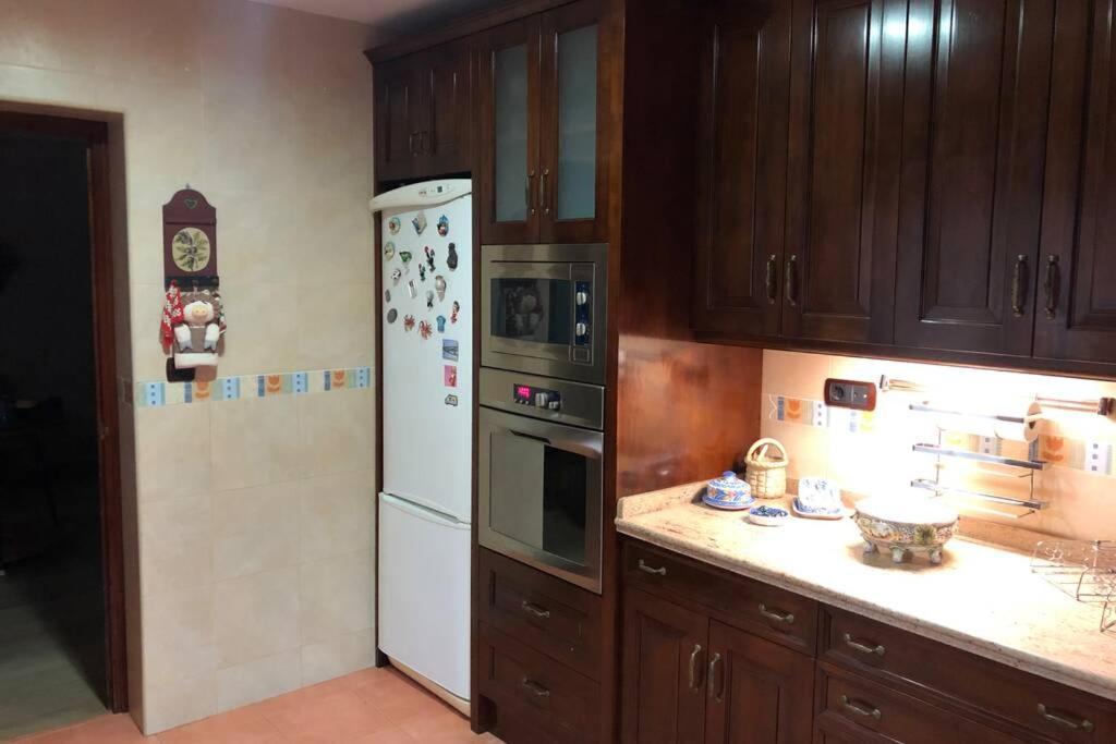 Casa Con Jardín Granada, Fácil Aparcamiento Calle Сasa de vacaciones