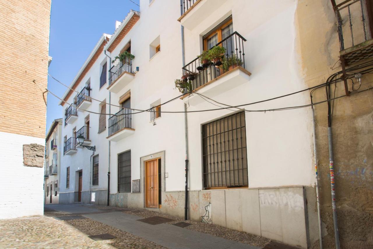 Sky Is Blue In Private Parking Included Apartamento *