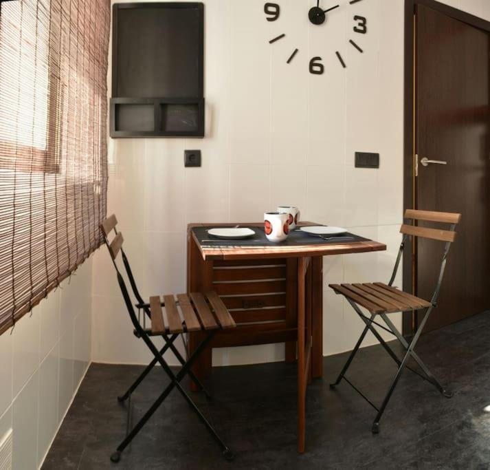 Bonito Ap Centrico Patio Wifi Parking Gratis. Apartamento *