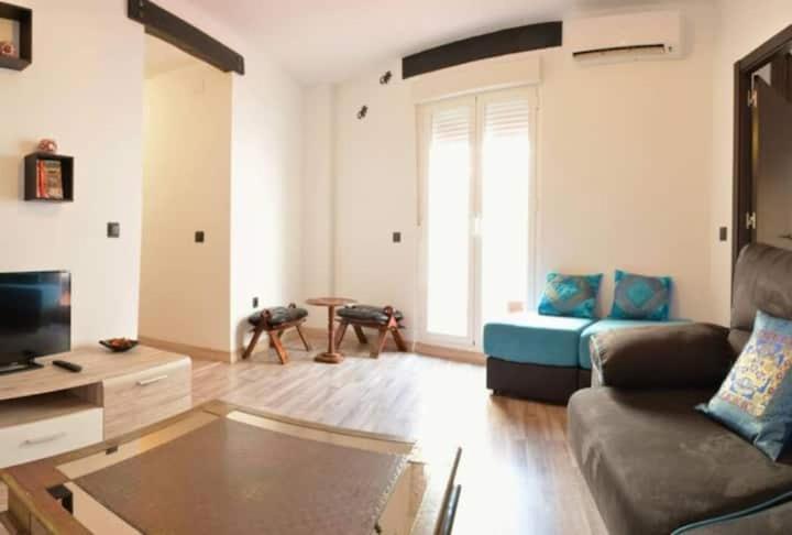 Apartamento Bonito Ap Centrico Patio Wifi Parking Gratis. *