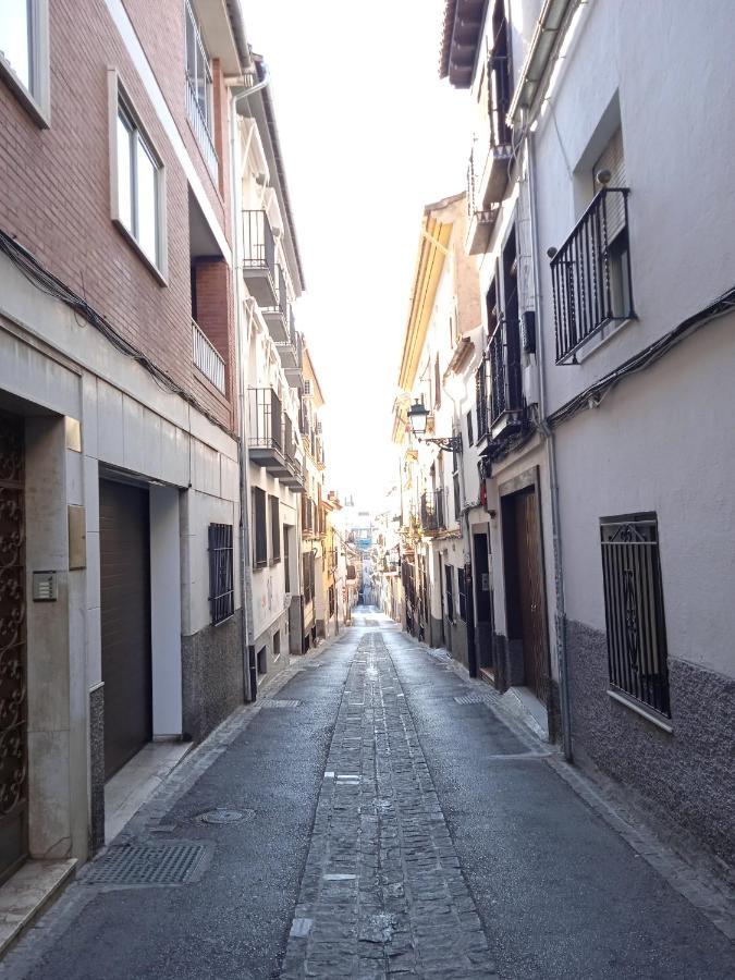Bonito Ap Centrico Patio Wifi Parking Gratis. * Granada