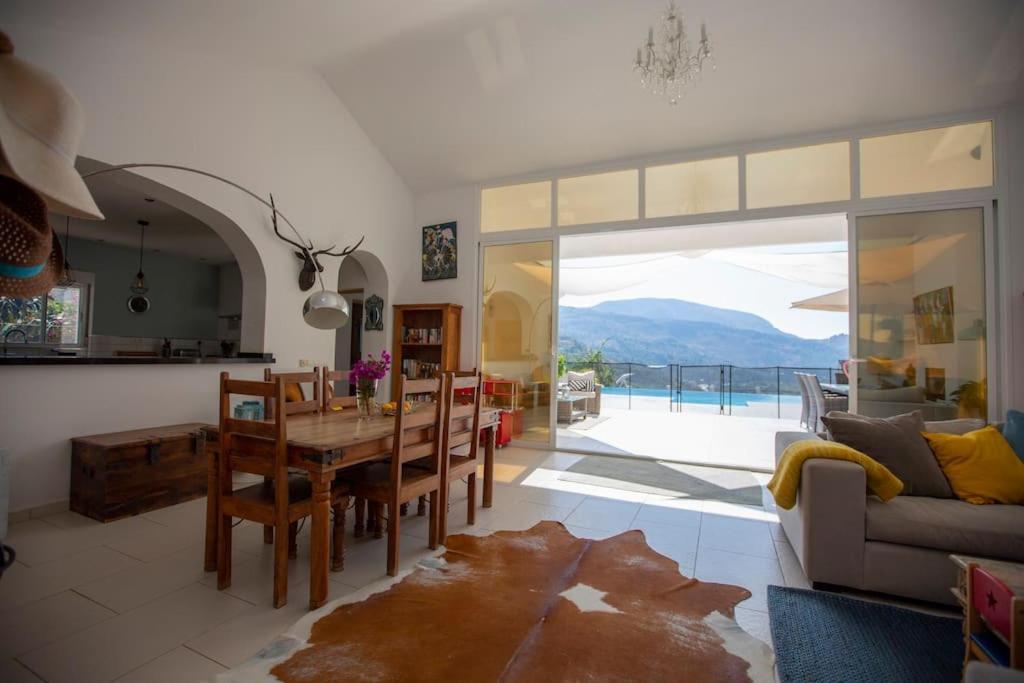 Casa Sierra, A Stunning Spanish Rural Retreat * Granada
