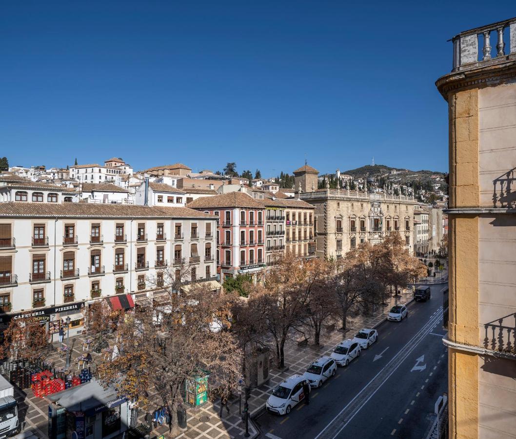 Home4u, Plaza Nueva 1 * Granada