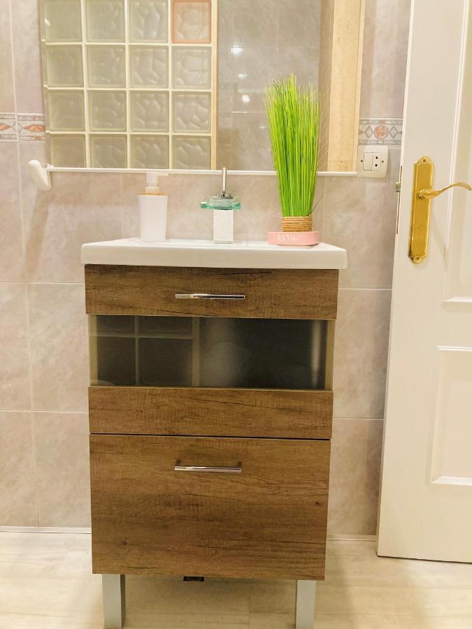 Lovely New * Granada