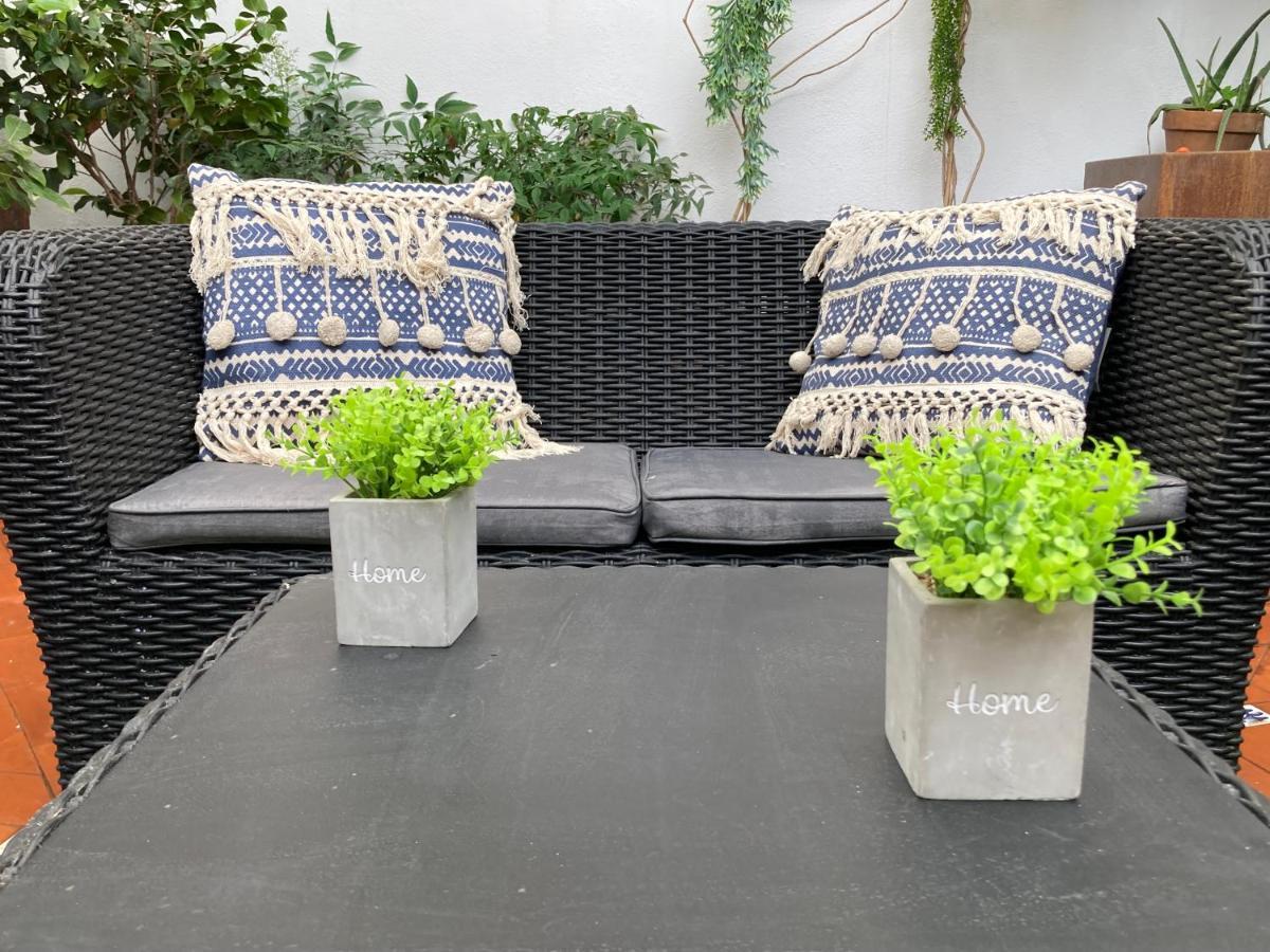 Lovely Con Patio Apartamento *