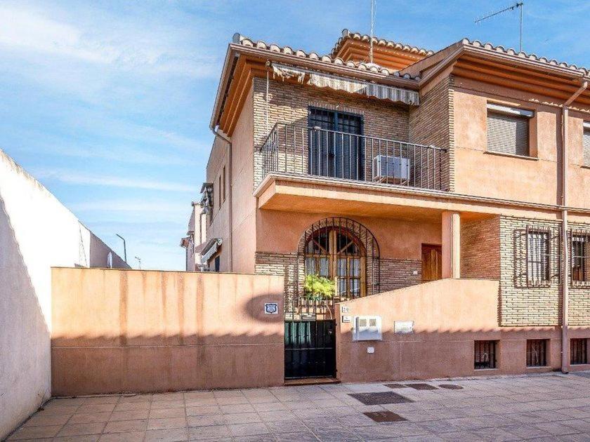 Casa Independiente En El Centro De Granada.