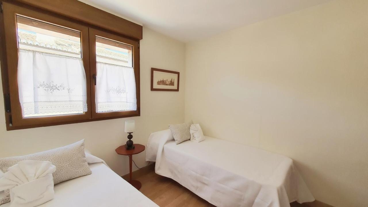 La Leyenda Del Pilar 1616 Realejo Apartment *