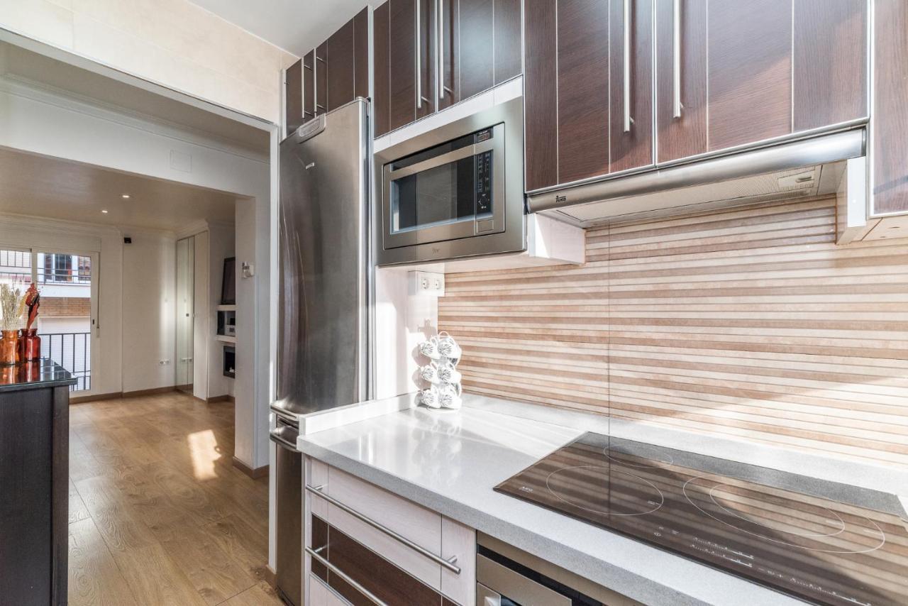Deluxe Center Apartment *