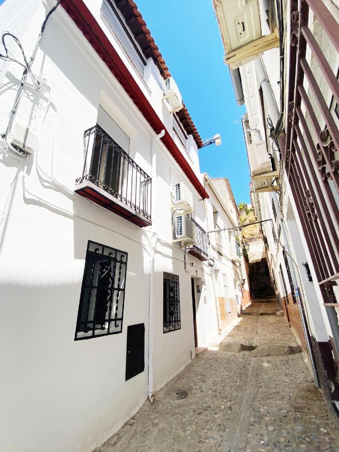 Indalo A Pies Del Albaicín * Granada