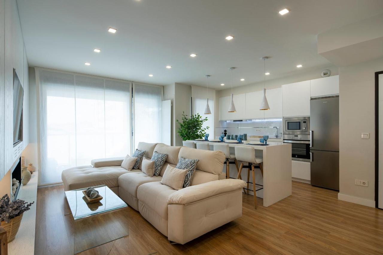 Acogedor Con Piscina. Apartamento *