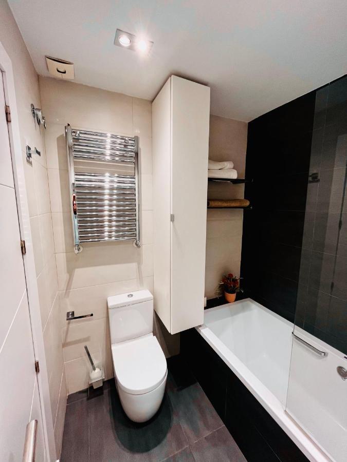 Apto De Diseno Centro Parking Calefaccion Aire Wifi Apartment