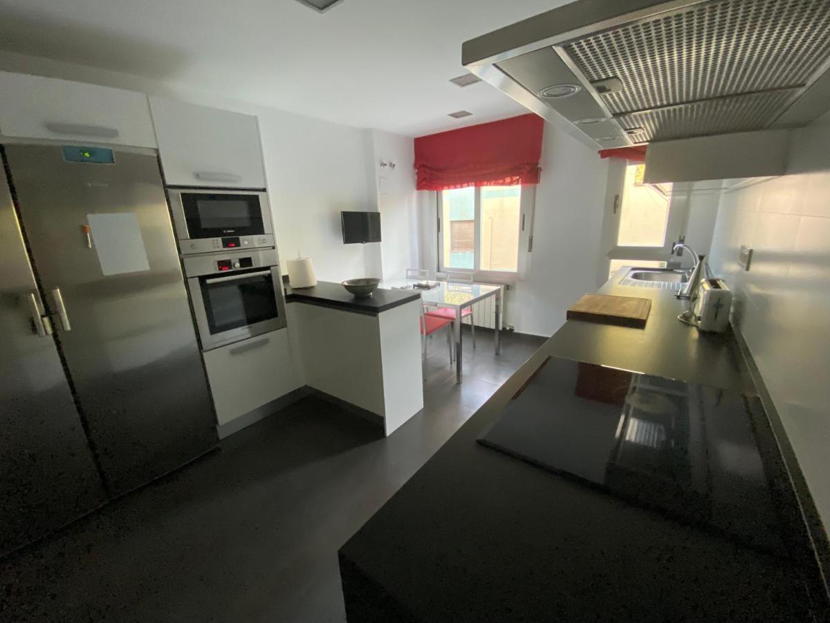 Mike´s Apartment. Parking Y Piscina Apartamento *