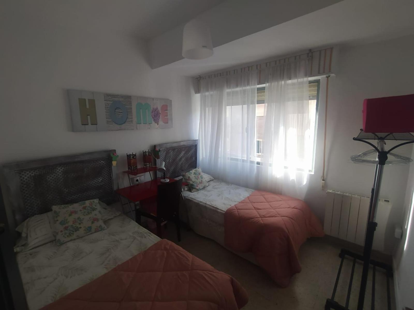 Céntrico Piso Con Aparcamiento Granada