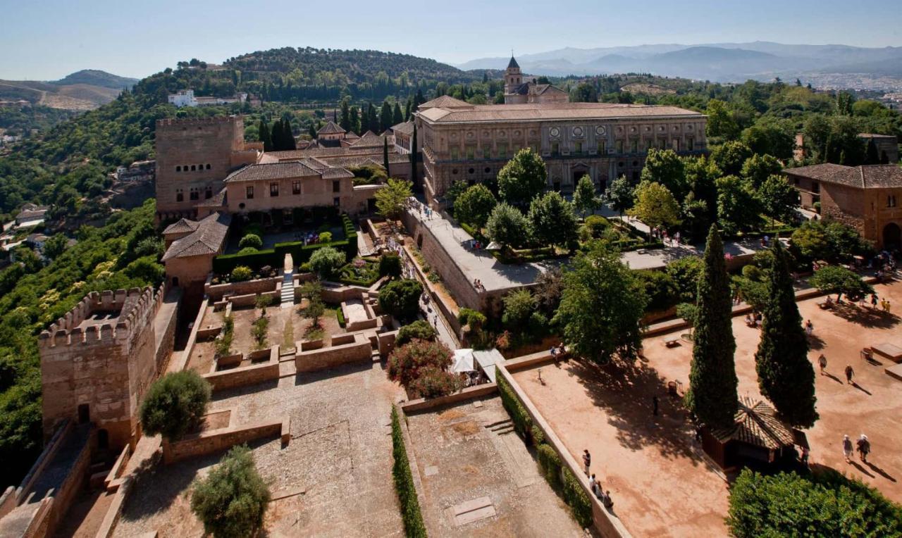 Camino De Ronda Con Parking Granada