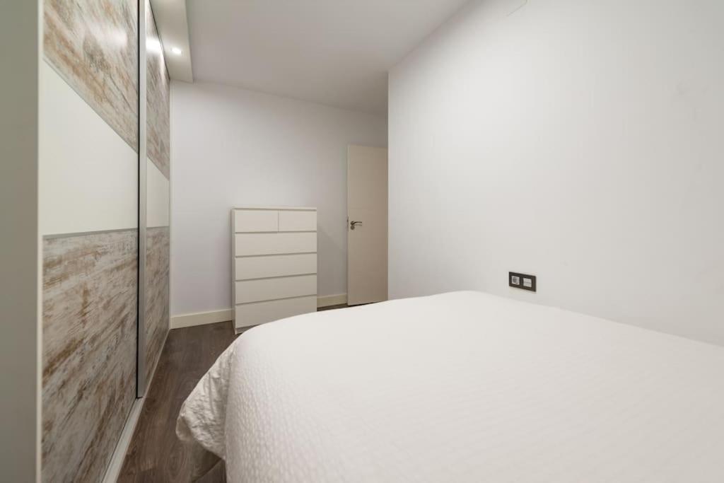 Luxury Apartment *
