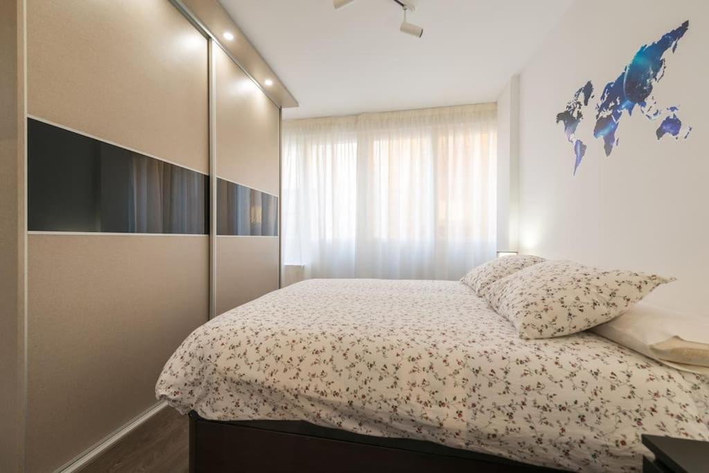 Luxury Apartment *