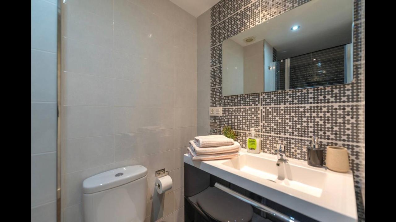 Luxury Apartment *