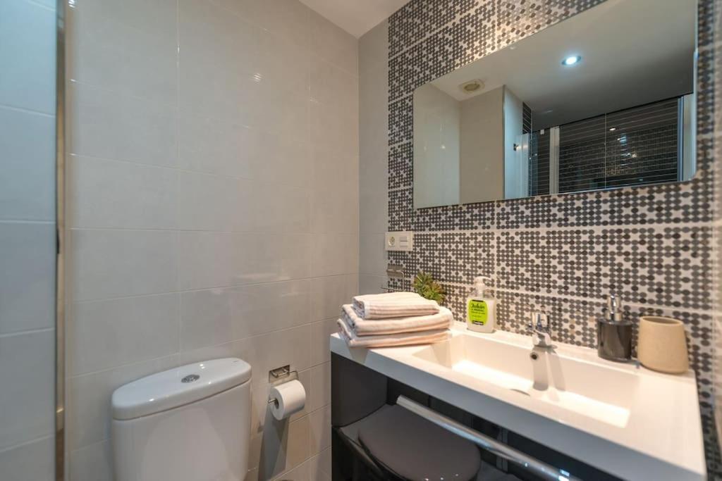 Luxury Apartment *