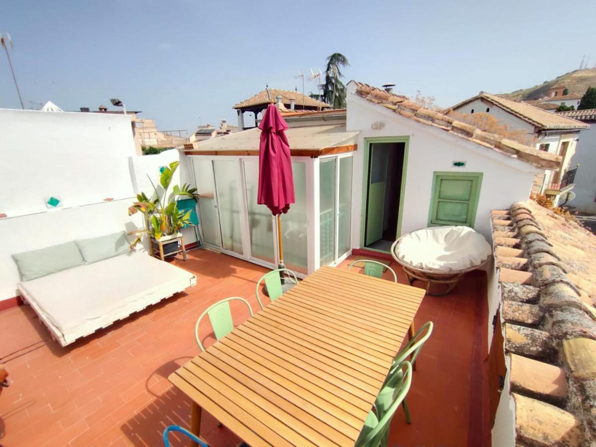 Cosy House, Sunny Terrace, Amazing Views & Outdoor Bathtub!