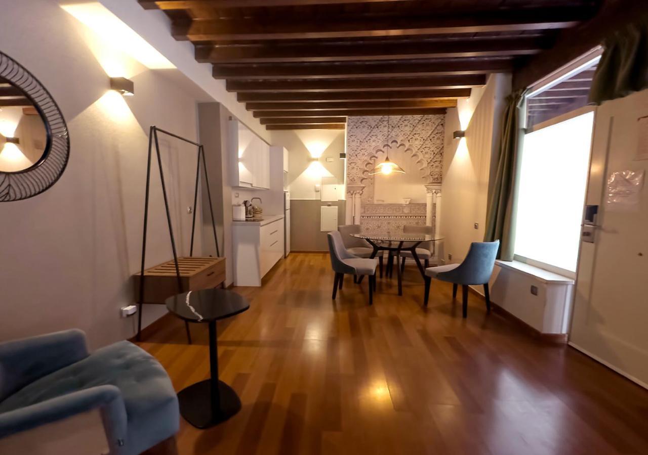 Isa Apartment *