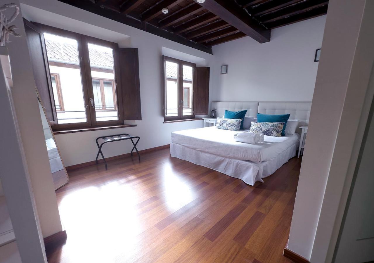 Isa Apartment *