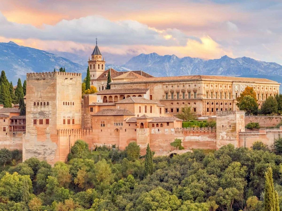Amazing In With Mountain-views Granada